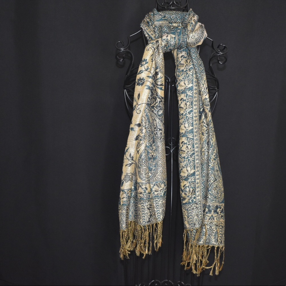 Scarf - Picture 2 of 3